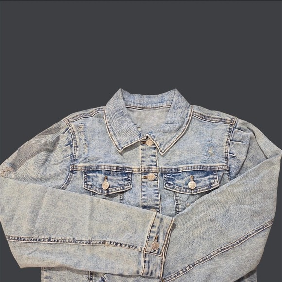 Women's Distressed Cropped Denim Jacket Light Wash Frayed Hem Size Large Blue - Picture 3 of 9